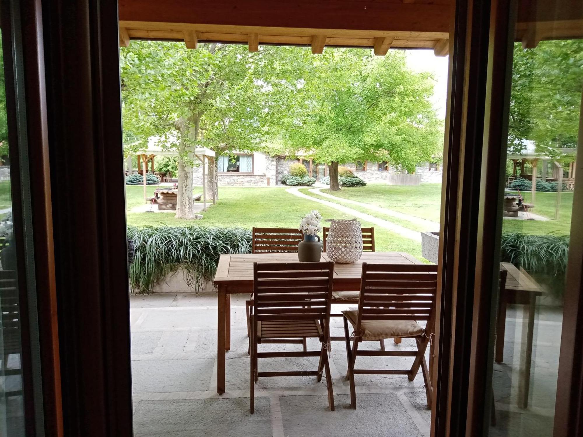 الشقق الفندقية جيرا لاريوفي  Cascina Borgofrancone المظهر الخارجي الصورة