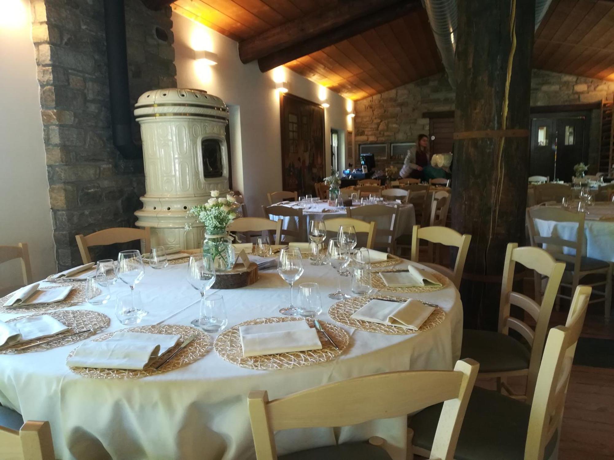 الشقق الفندقية جيرا لاريوفي  Cascina Borgofrancone المظهر الخارجي الصورة